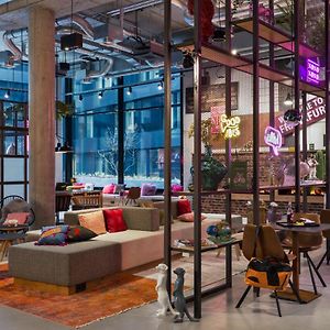 Moxy Frankfurt City Center